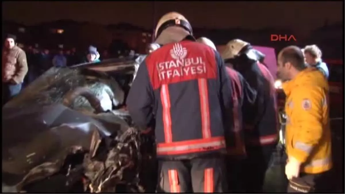 Fatih\'te Trafik Kazası: 2 Yaralı