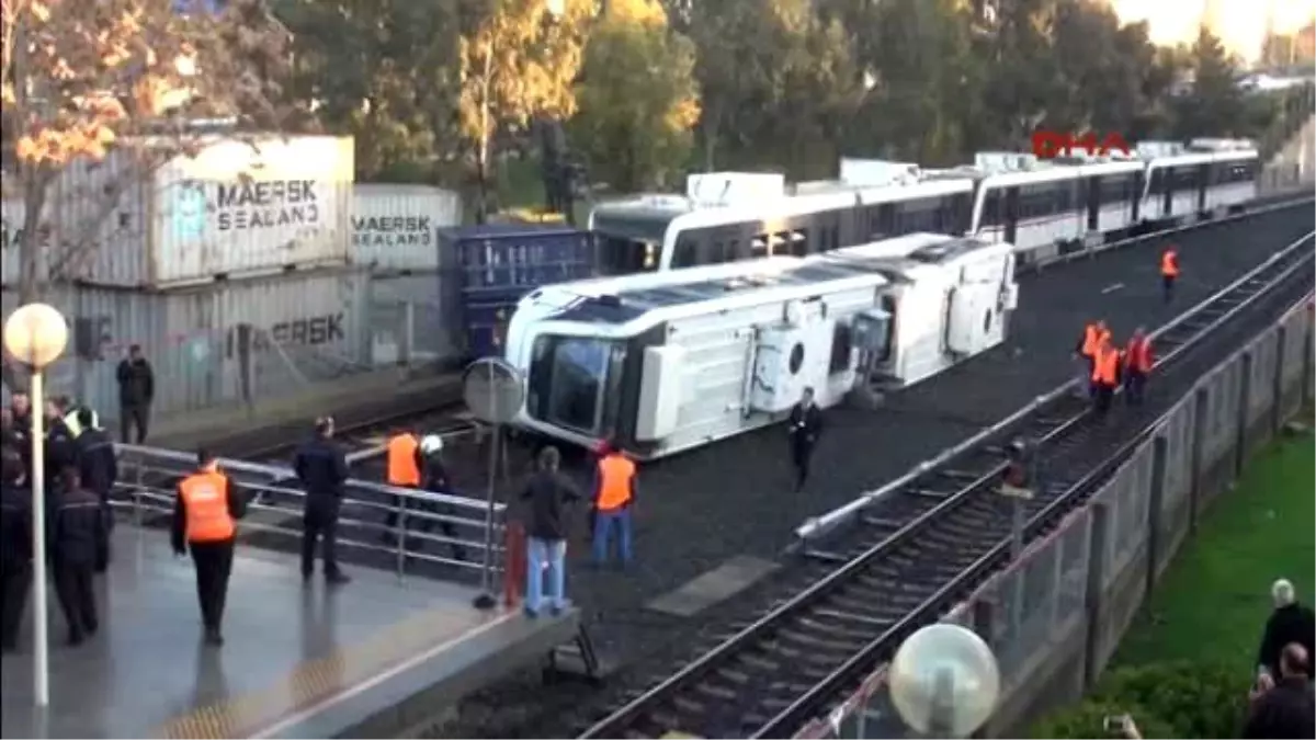 İzmir\'de Metro Kazası ; Yaralılar Var 3