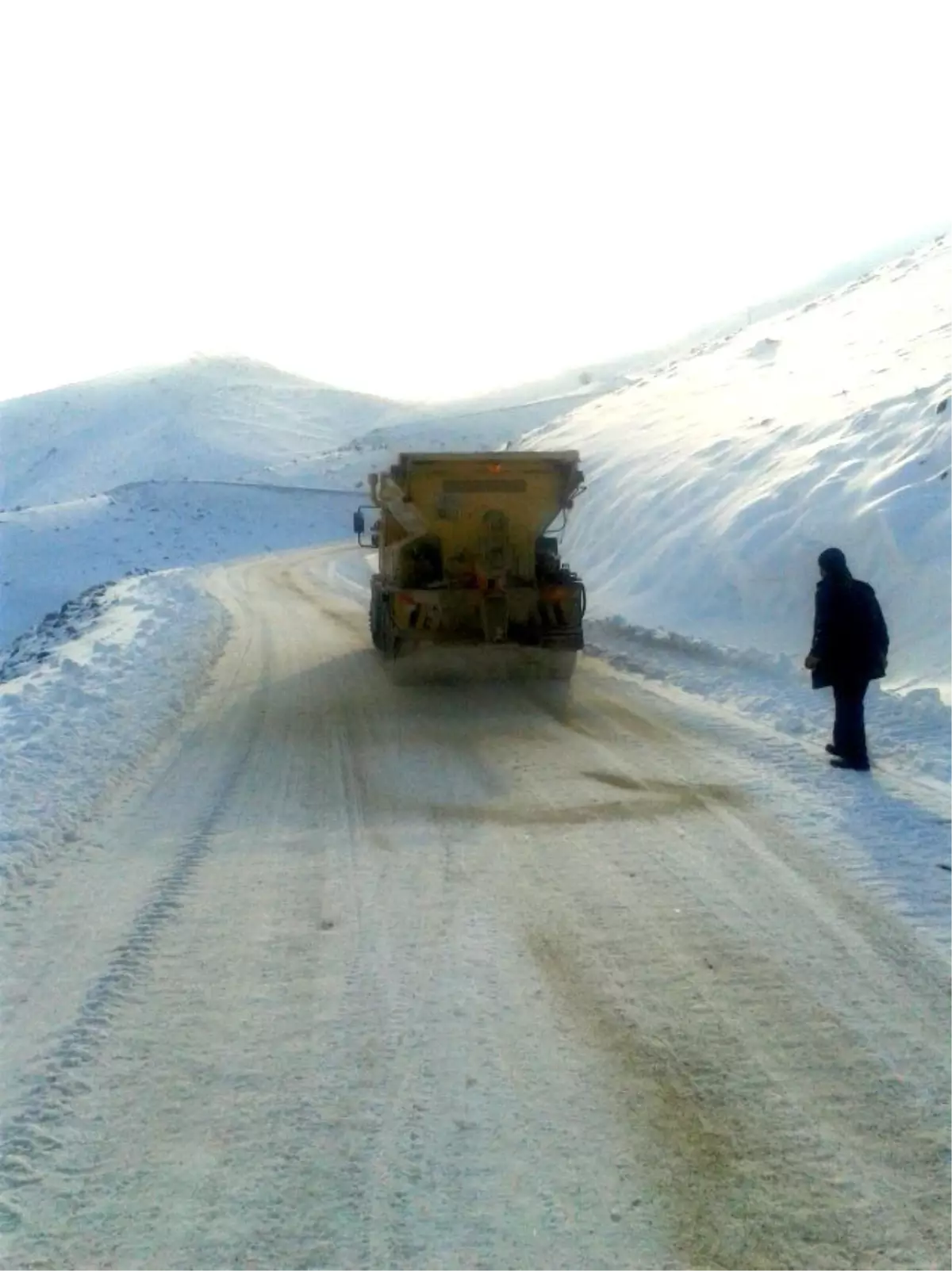 Kar Yağışıyla Birlikte Kapanan Yolların Tamamı Ulaşıma Açıldı