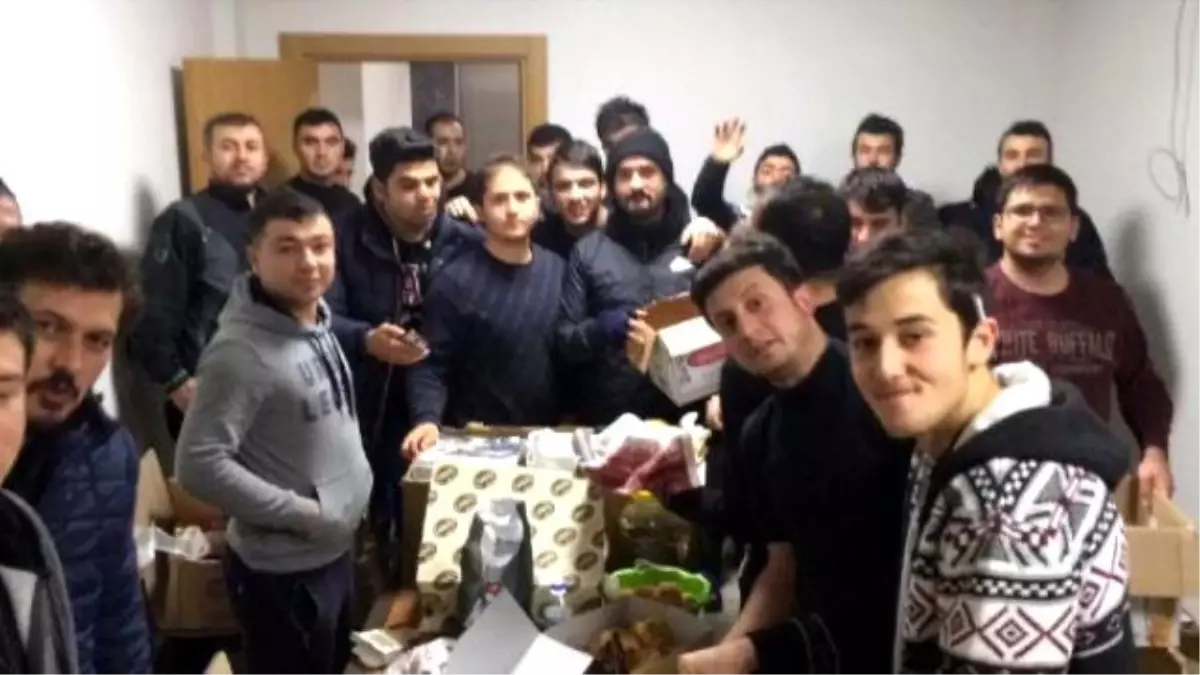 Kastamonu\'dan Sur\'da Görev Yapan Polislere Pasta- Börek