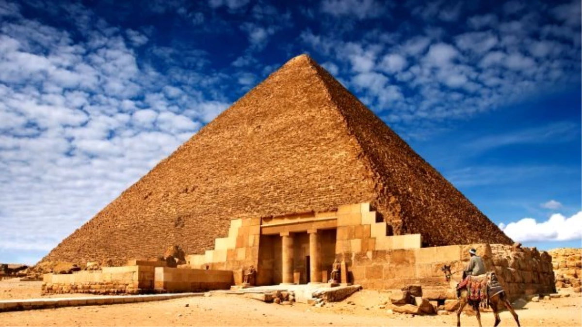 Mısır\'da Turistik Bir Otele Silahlı Saldırı Düzenlendi:1 Ölü 3 Yaralı