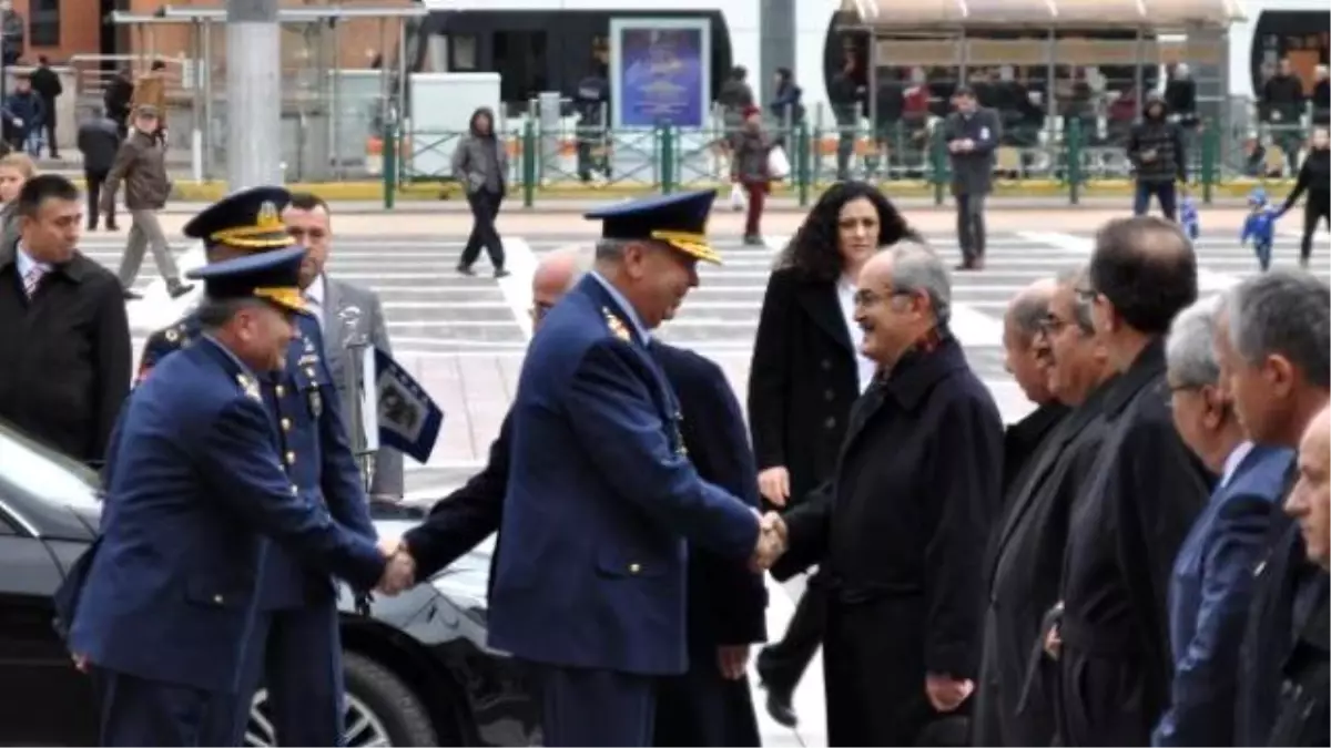 Orgeneral Ünal, Vali Tuna\'yı Ziyaret Etti