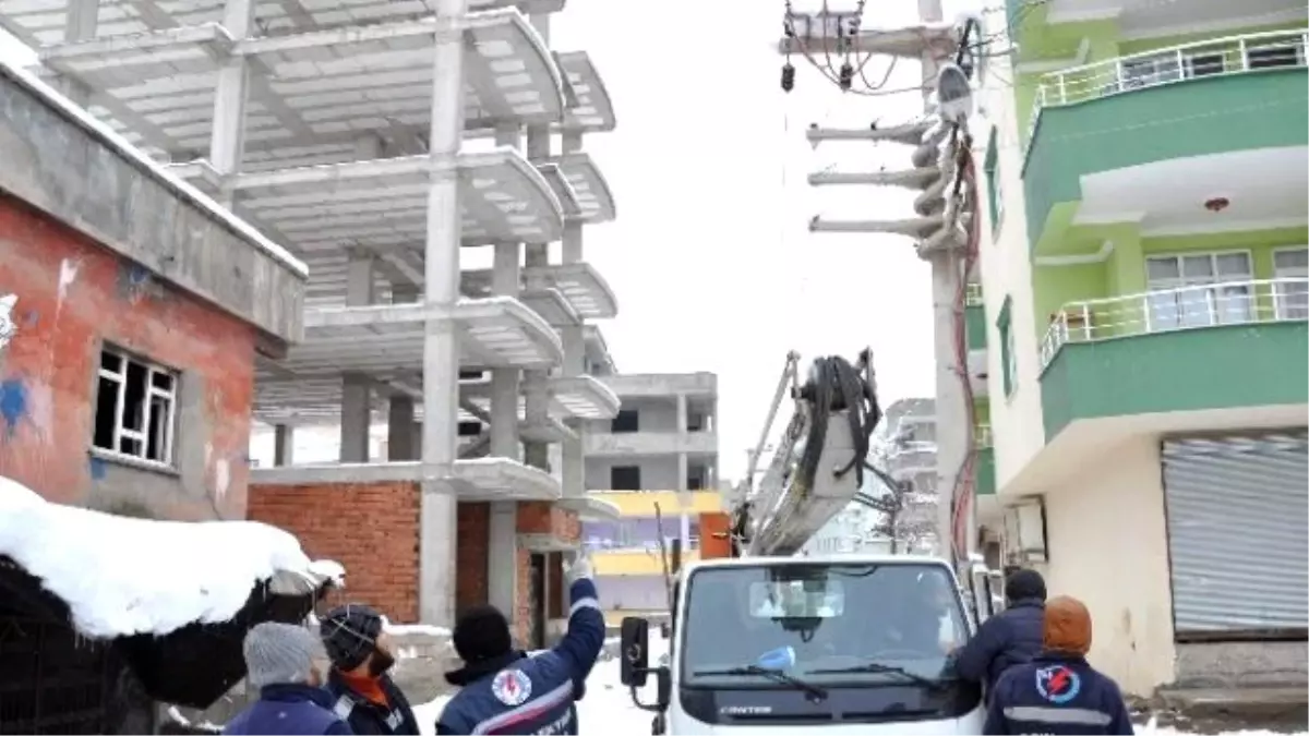 Siirt Merkez ve Baykan\'da Aydınlatma Çalışmaları