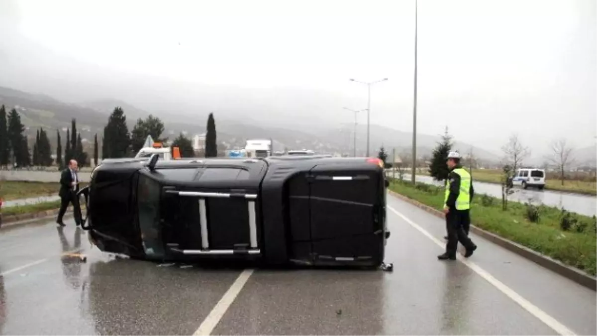 Takla Atan Kamyonetin Sürücüsünü Emniyet Kemeri Kurtardı