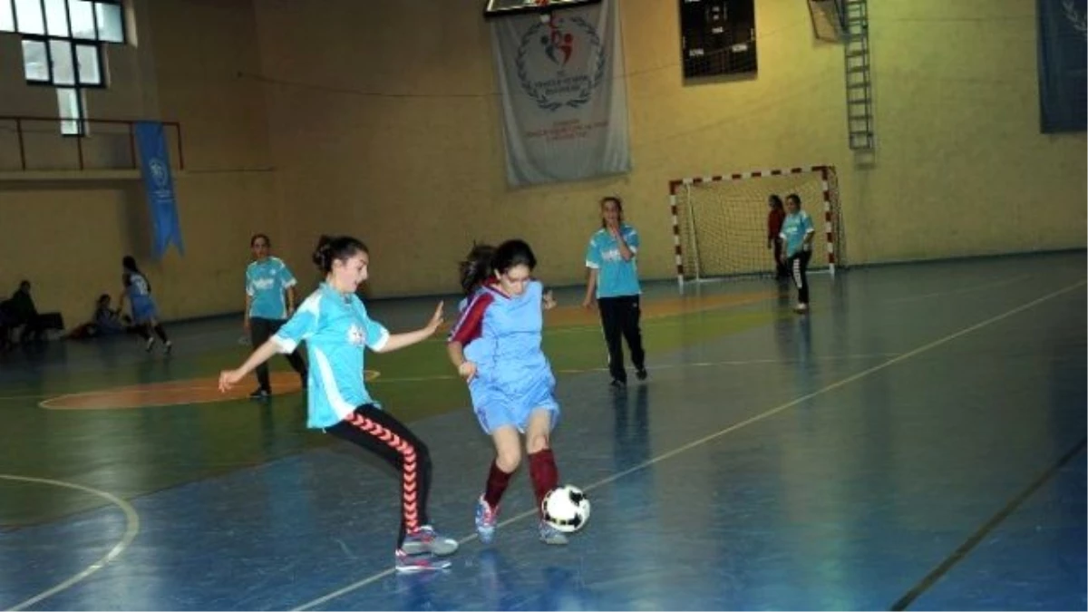 Trabzon Futsal Yıldız Erkekler ve Kızlar Müsabakaları Sona Erdi