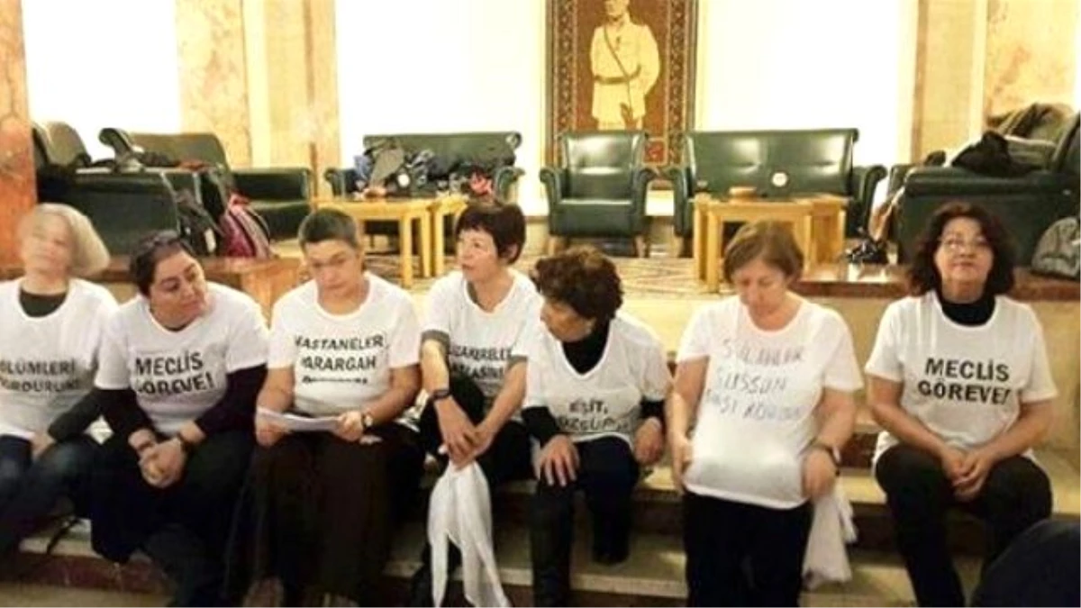 Women Stage Sit-in For Peace At Turkish Parliament