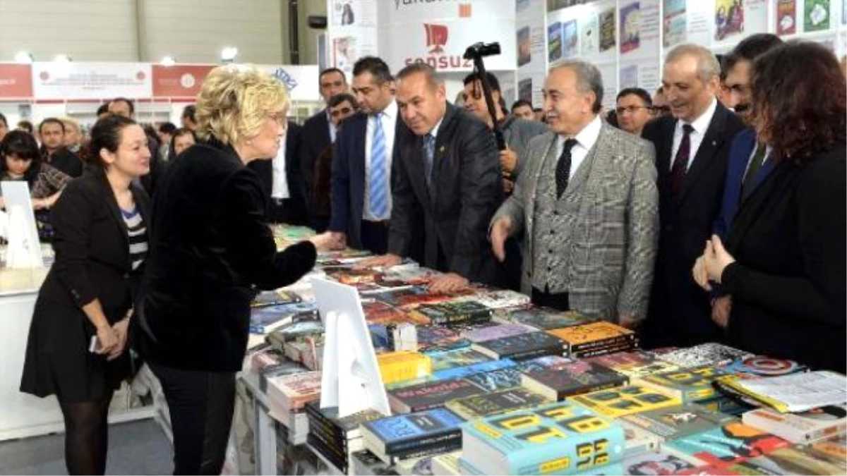 Adana\'da Doğan Kitap Standına Yoğun İlgi