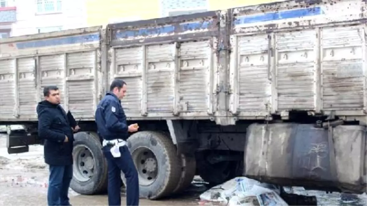 Çarşıya Giderken Kamyon Altında Kalarak Öldü