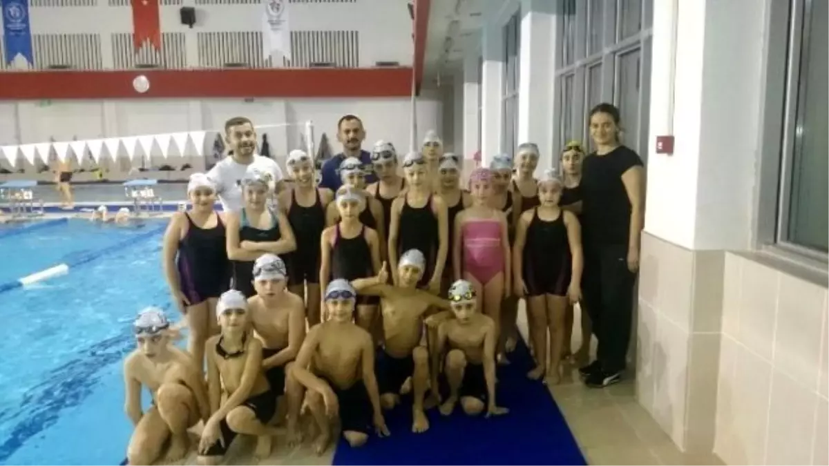 Düzceli Yüzücüler Birincilik İçin Yarışıyor