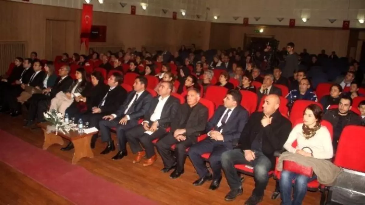 Elazığ Devlet Klasik Türk Korosu Hacı Arif Bey\'in Bestelerini Seslendirdi