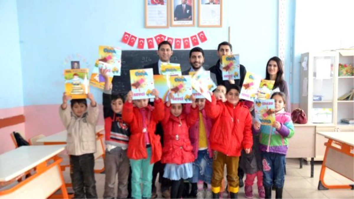 Genç Birlikten Köy Okuluna Kitap Yardımı