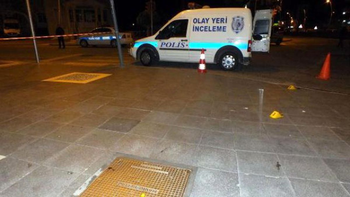 İki Arkadaşın Kız Tartışmasında Kan Aktı!