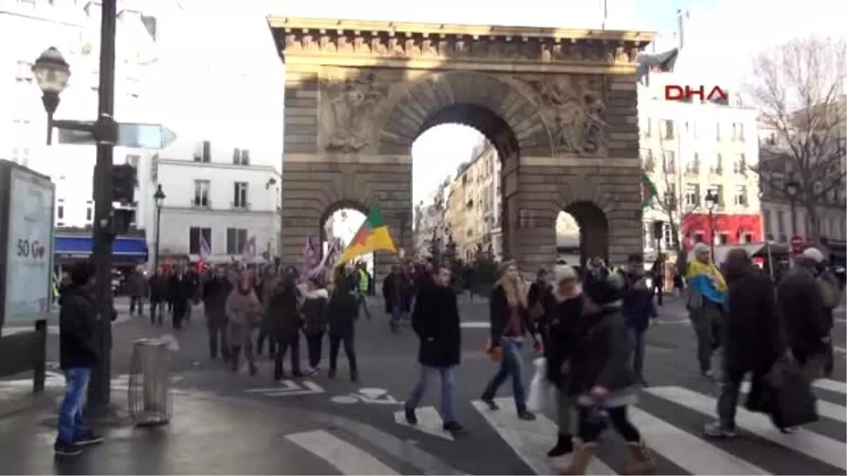 Paris?te 2013 Yılında Öldürülen Üç Pkk?lı Kadın İçin Anma Yürüyüşü Düzenlendi