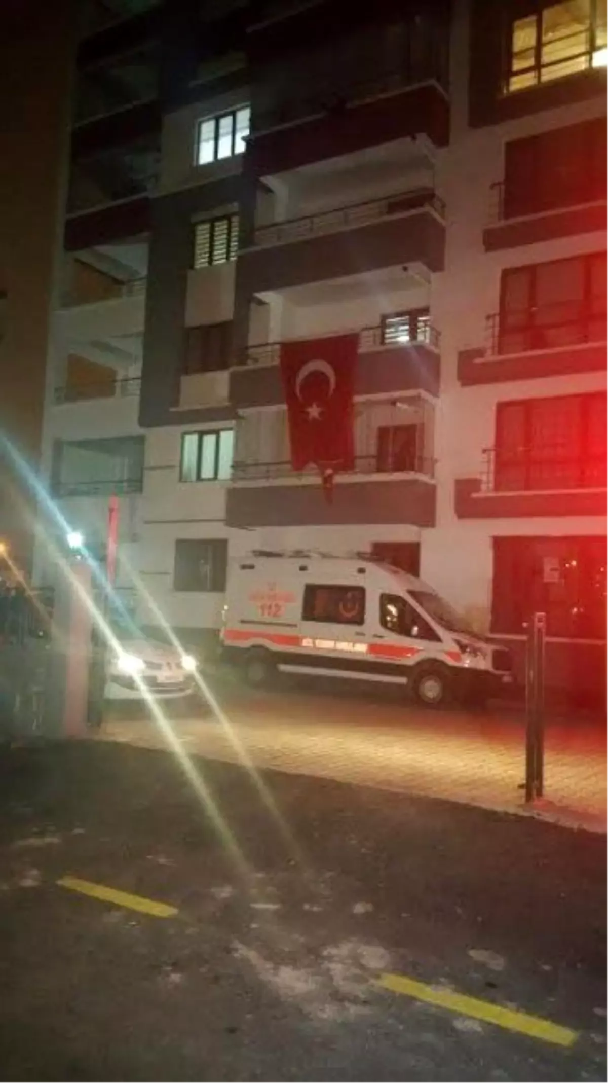 Şehit Uzman Çavuşun Ankara\'daki Evine Ateş Düştü