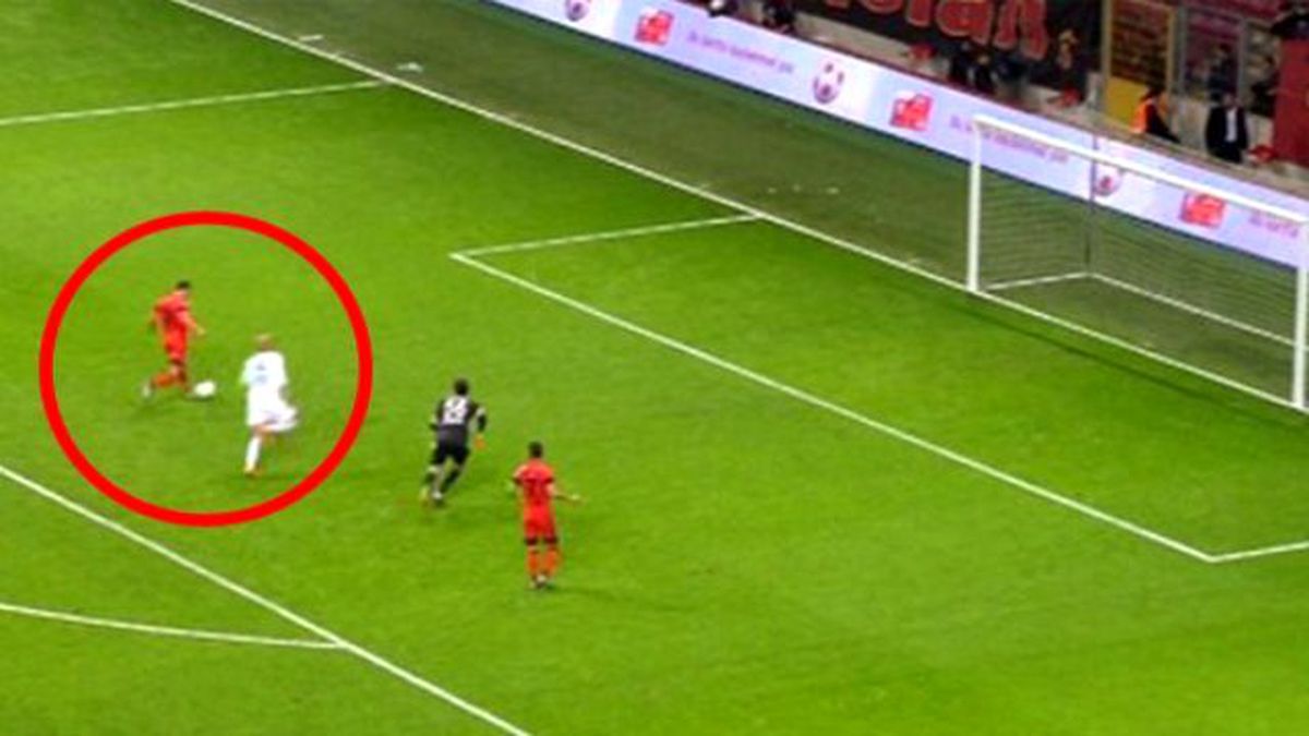 Umut Bulut'un Kaçırdığı Gol Sonrası Taraftar Çıldırdı