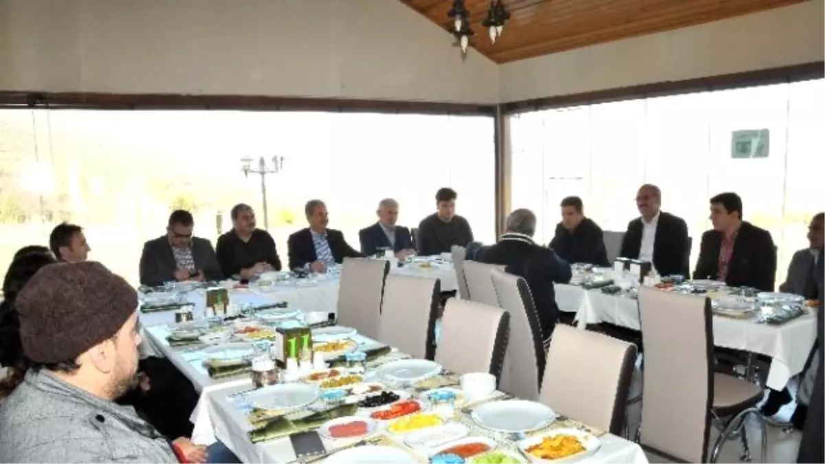 Başkan Akkaya, Gazetecilerle Kahvaltıda Buluştu