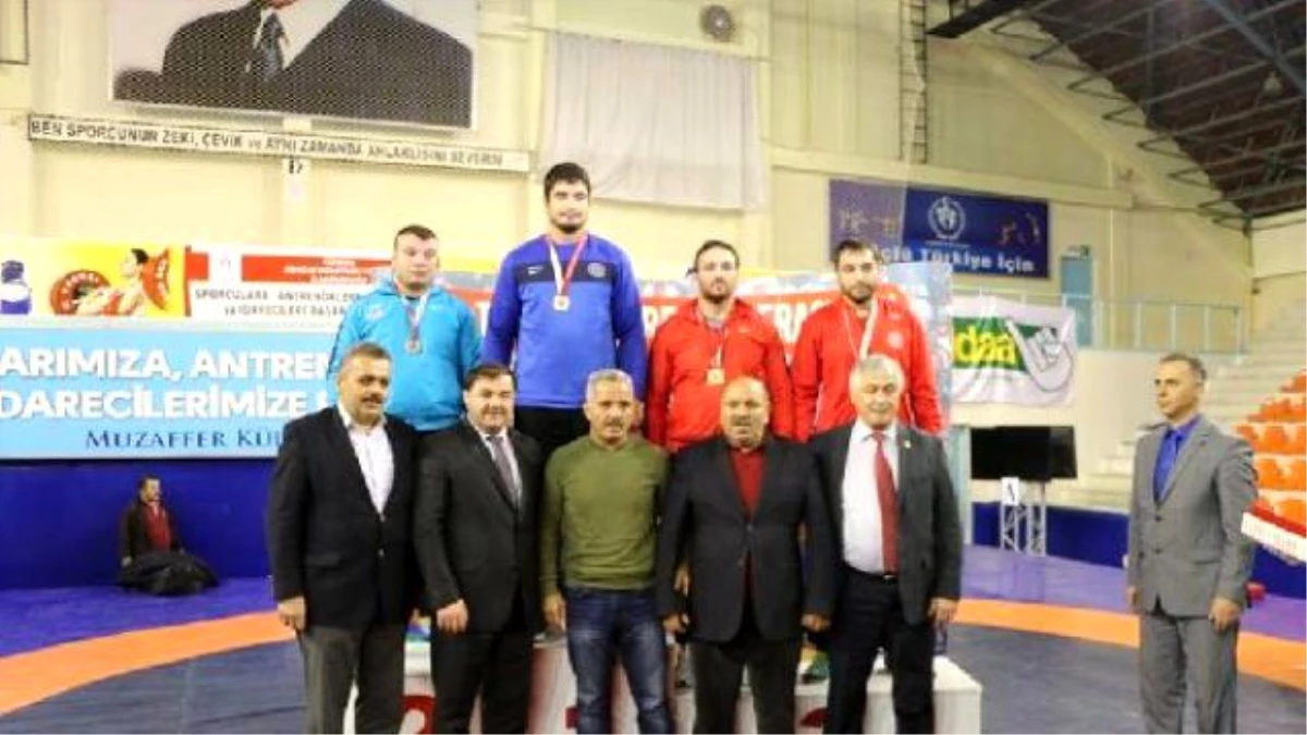 Büyükler Serbest Güreş Türkiye Şampiyonası Devam Ediyor