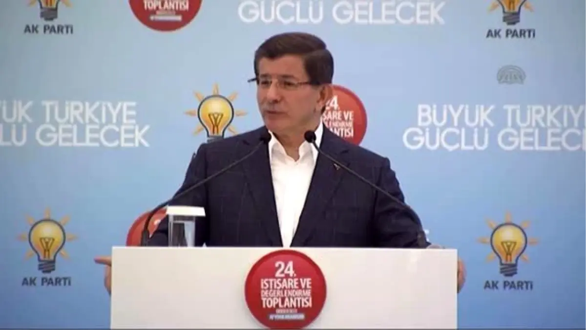 Davutoğlu: "Sizin Niyetiniz Halka Hizmet Etmek Mi, Halka Düşmanlık Yapmak Mı?"