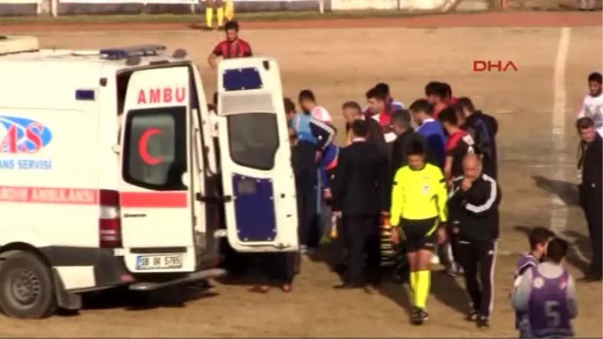 İskenderun Dili Ters Dönen Futbolcuyu Orta Hakem Kurtardı