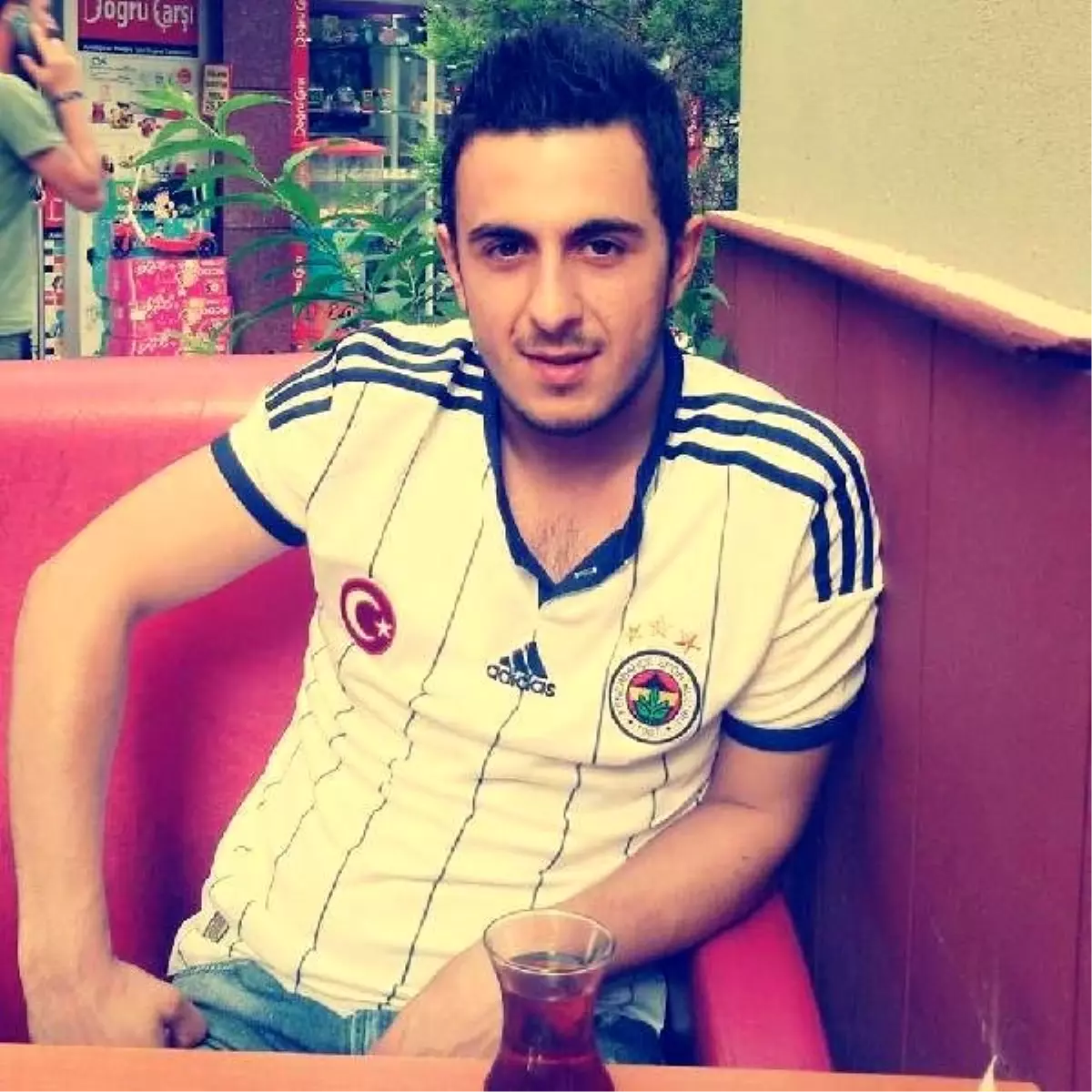 Kaldığı Apartta İntihar Etti