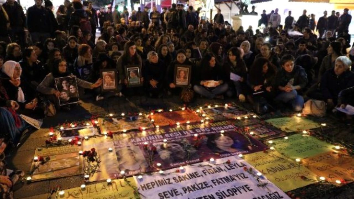Paris\'te Öldürülen 3 Kadın Anıldı