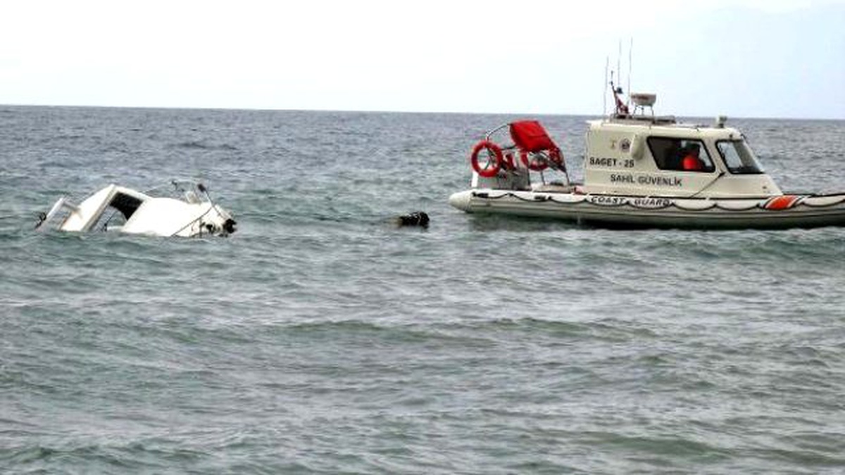 Ayvacık\'ta Kaçak Teknesi Alabora Oldu: 3 Kişi Öldü