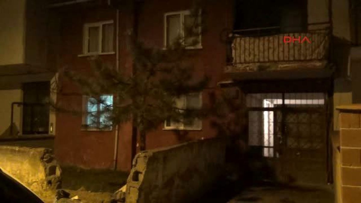 Suriyeli Kadın, Bıçakla Yaraladığı Eşinin Pantolununu Hastaneye Getirdi
