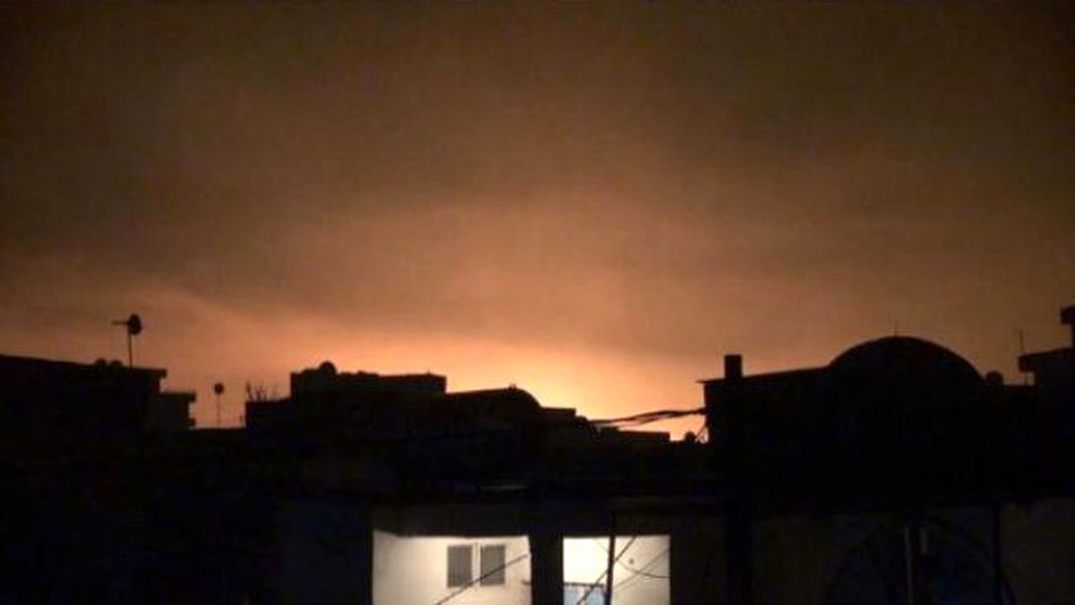 Cizre\'de Çatışmaların Ortasında Kalan 30 TIR Kül Oldu