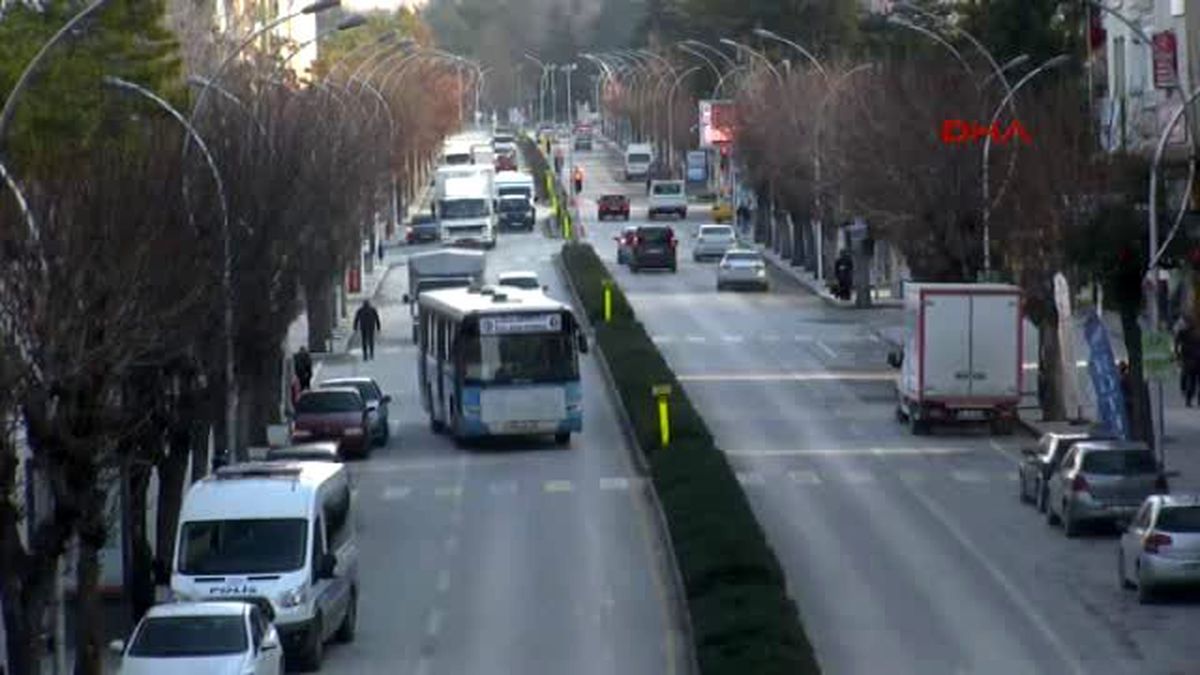 Çorum Kırmızı Işıkta Yola Tabut Düştü