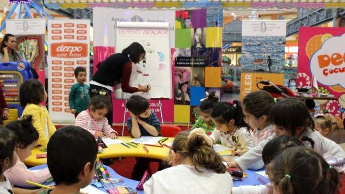 Deepo Outlet\'te Sanat Atölyesi Etkinliği