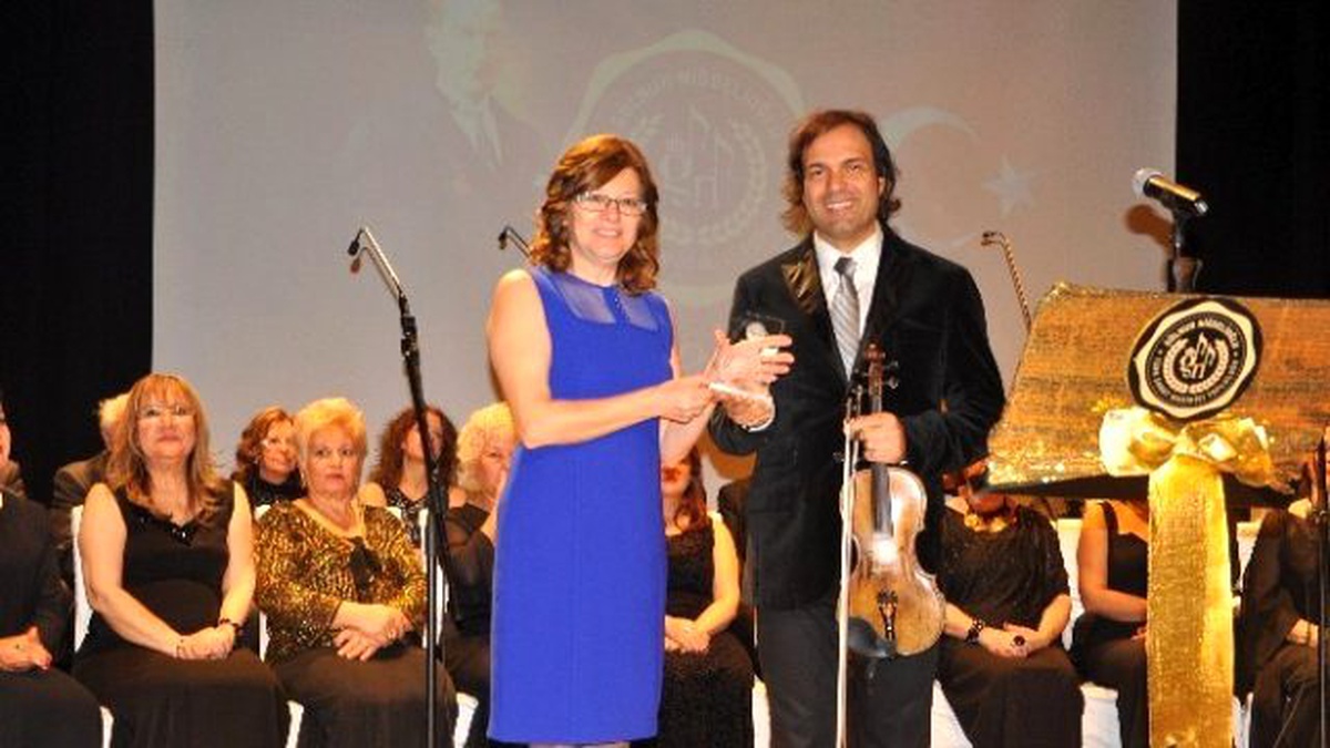 Eskişehir\'de Türk Eğitim Vakfı Yararına Konser Verildi