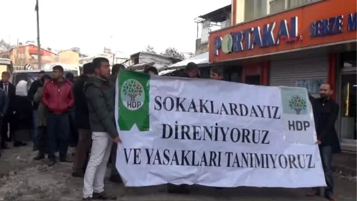 Hakkari\'de \'Sokağa Çıkma Yasağı\' Protestosu