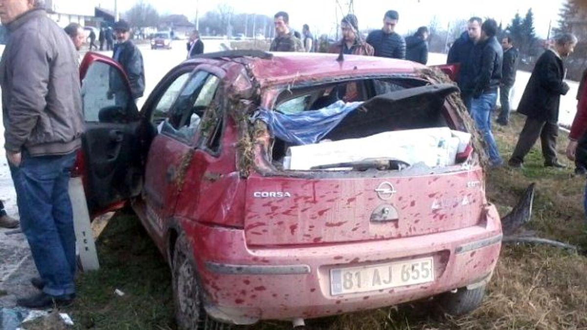 Hurdaya Dönen Araçtan Burnu Kanamadan Kurtuldu