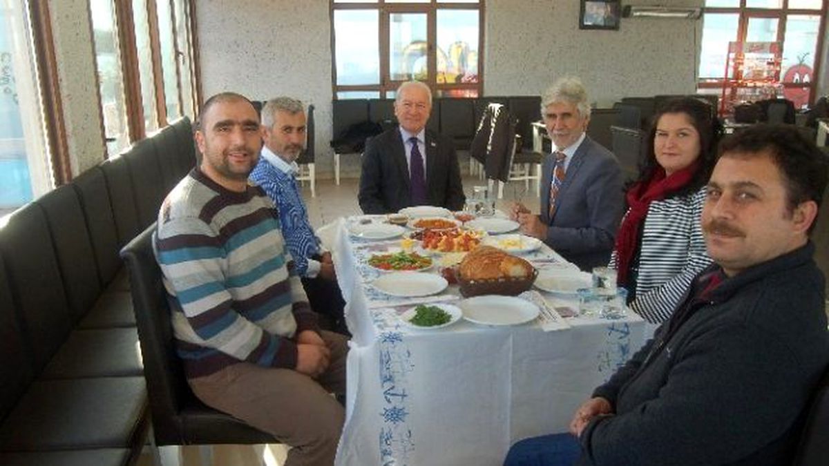 Lapseki Belediye Başkanı Yılmaz Gazetecilerle Bir Araya Geldi