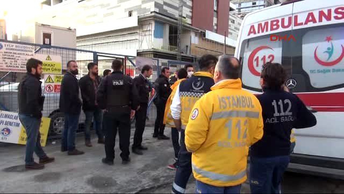 Maaşlarını Alamayınca Çalıştıkları İnşaatın Çatısına Çıktılar