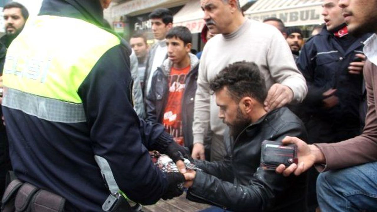 Şanlıurfa\'da Bıçaklı Kavga: 3 Yaralı