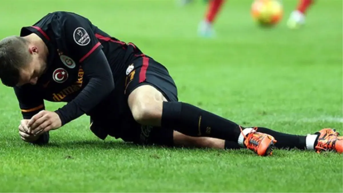 Podolski: Geri Dönüşüm 4-5 Haftayı Bulur