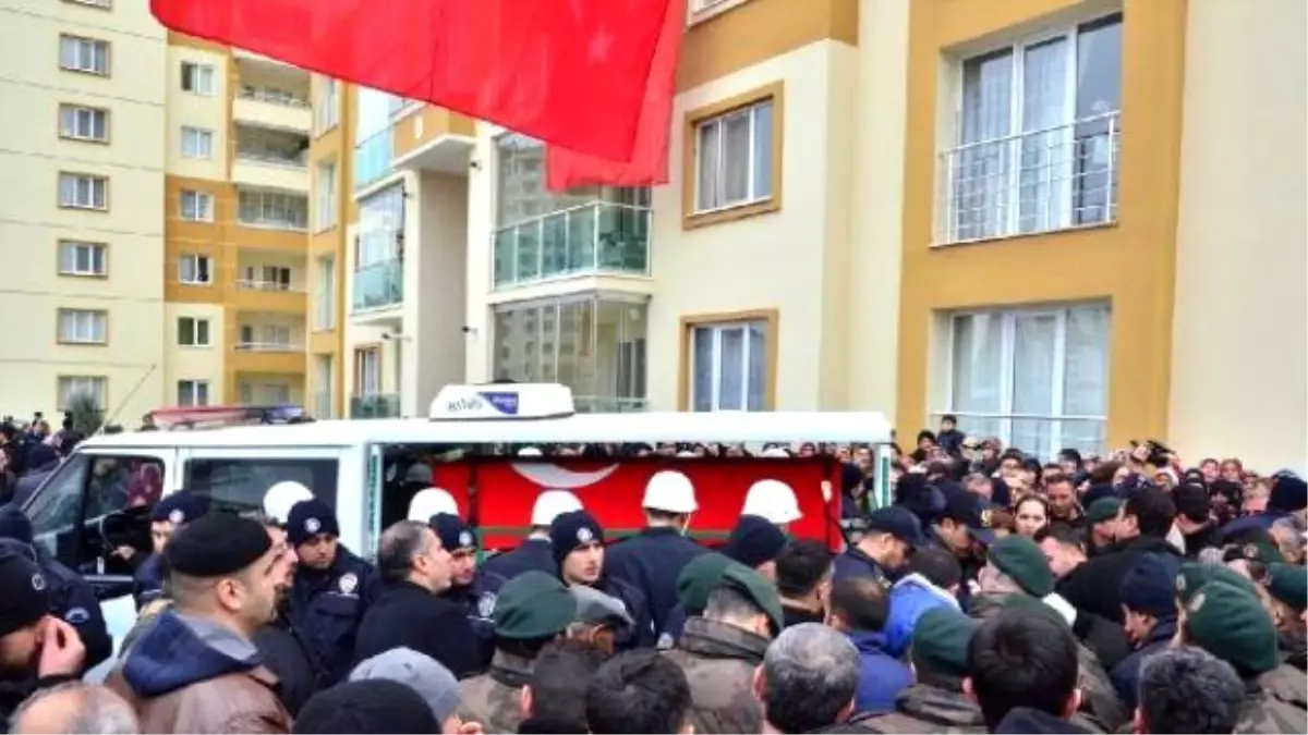 Şehit Polis Memleketine Uğurlandı (2)