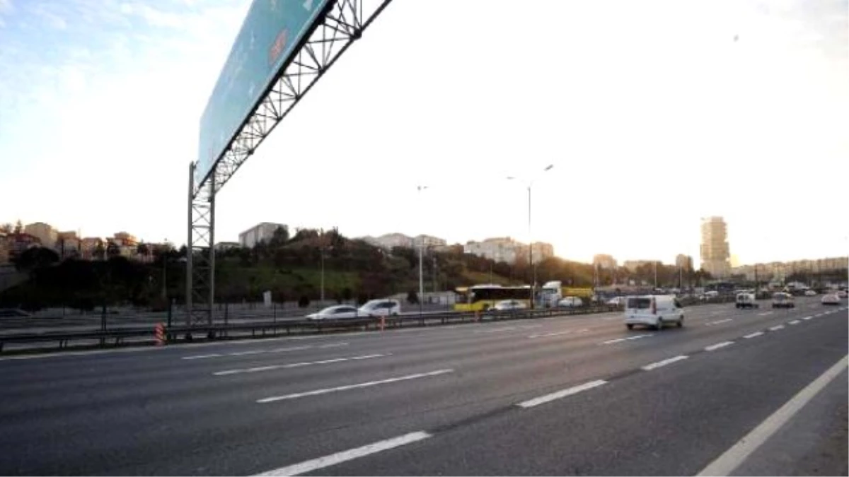 Arabanın Camından İçeri Giren Taş Parçası 7 Aylık Hamile Kadını Öldürdü