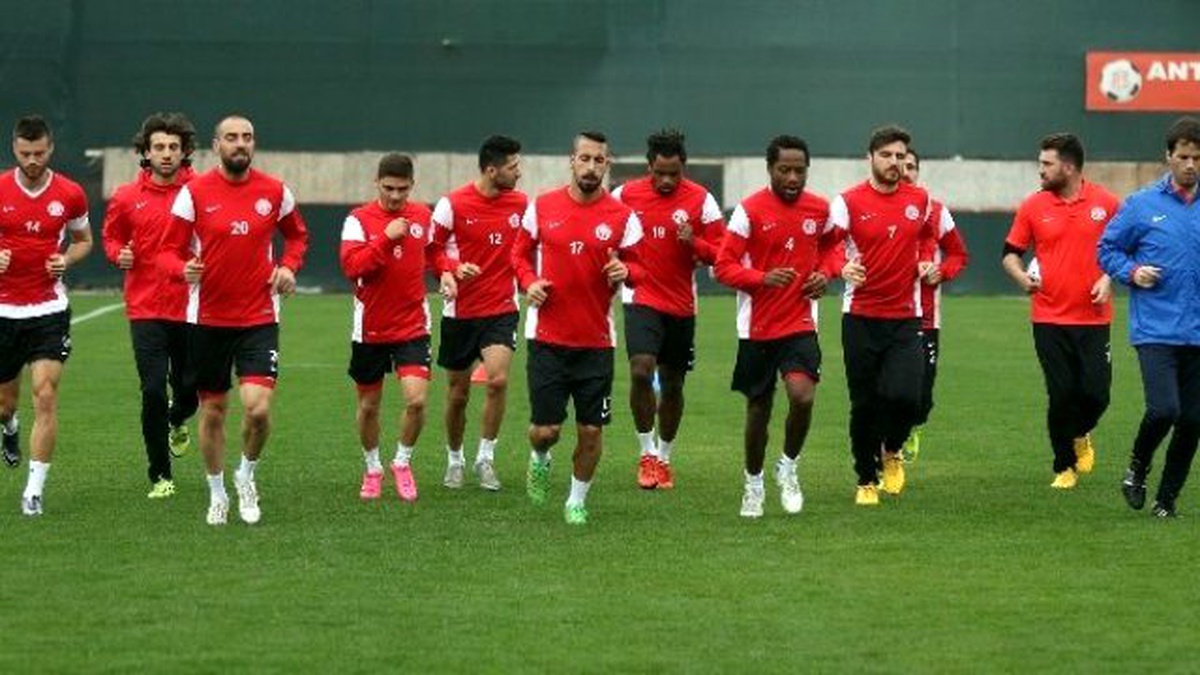 Antalyaspor\'da İkinci Yarı Hazırlıkları Sürüyor