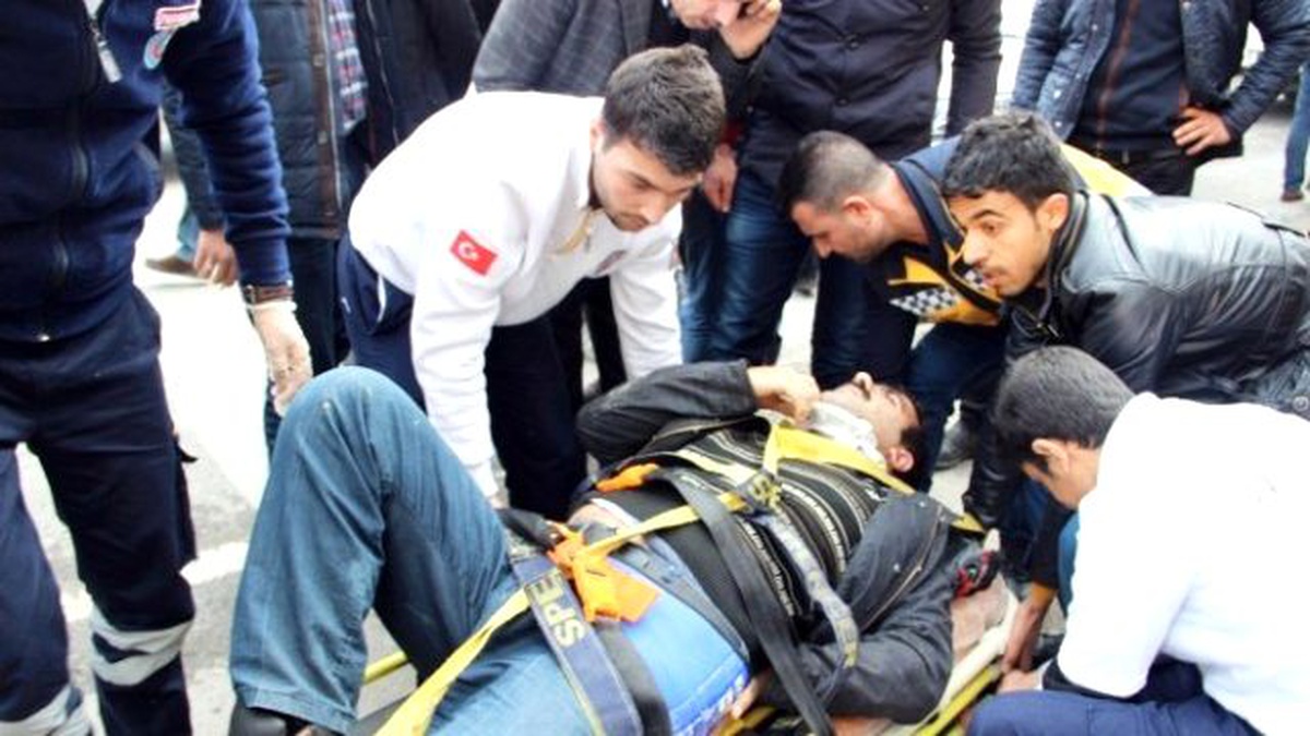 Belediye Otobüsünün Çarptığı Motosikletli Yaralandı