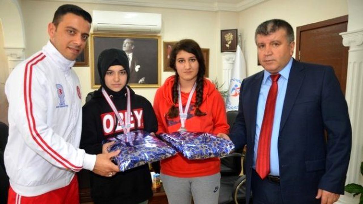 Çeker, Ringin Sultanlarını Ödüllendirdi