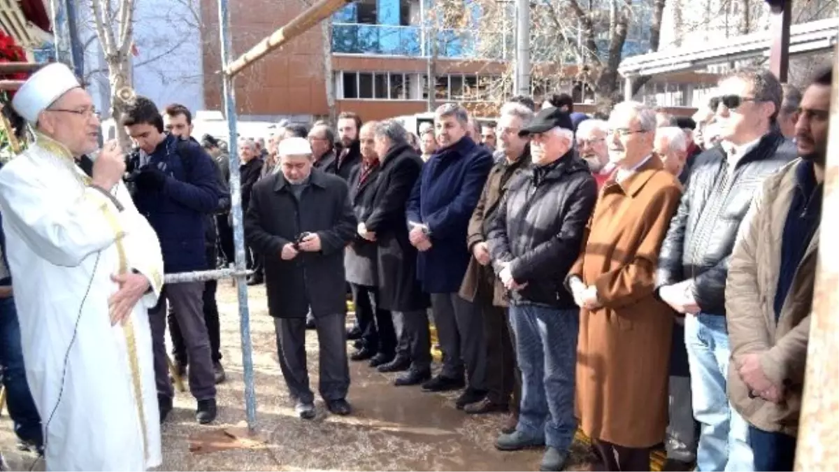 İmamın "Vakti Gelmişti" Sözlerine Cemaatten Tepki