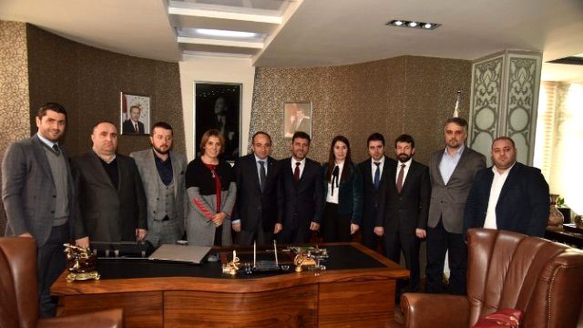 Karadeniz Derneklerinden Başkan Üzülmez\'e Ziyaret
