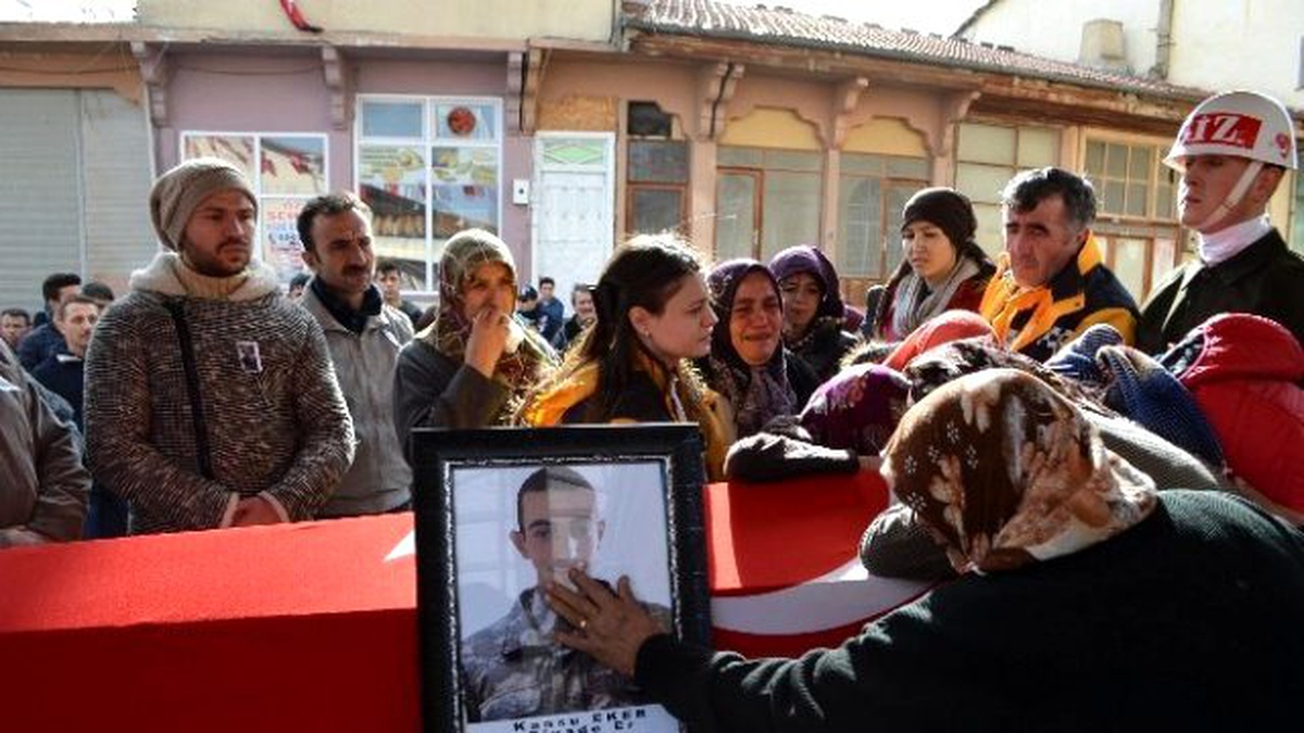 Kaza Kurbanı Burdurlu Asker Gözyaşlarıyla Uğurlandı