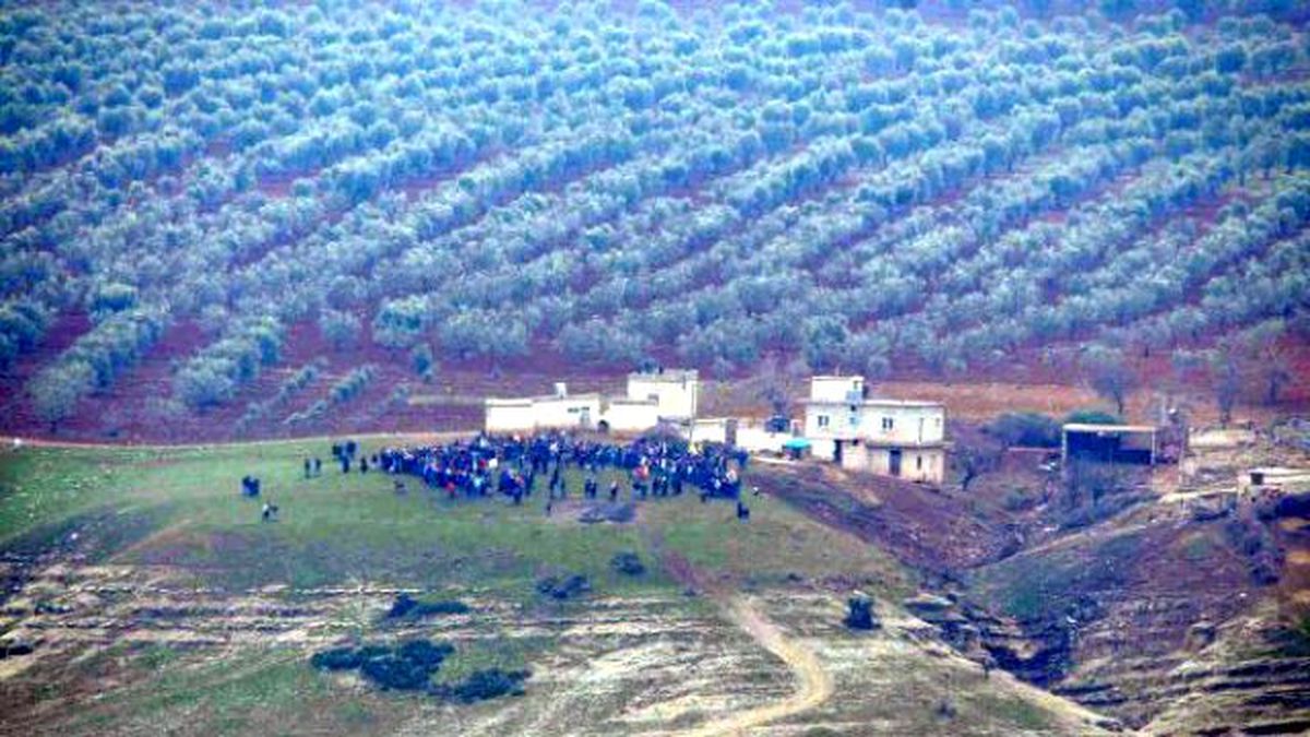 PYD'lilerden Türkiye Sınırda Halaylı Kutlama