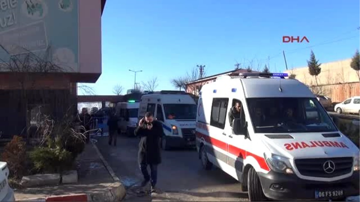 Şırnak - Çatışmalarda Ölen 12 Kişi, Şırnak\'ta Toprağa Verildi