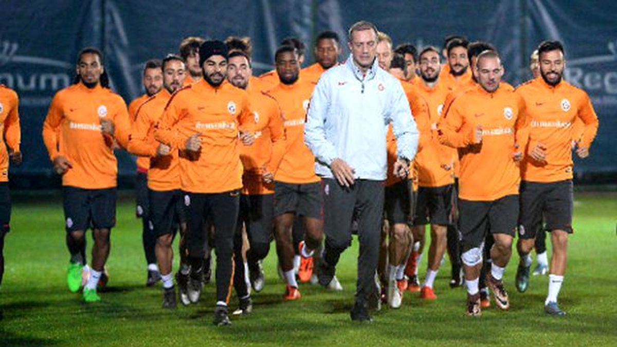 Sneijder İzmir\'de Yok!