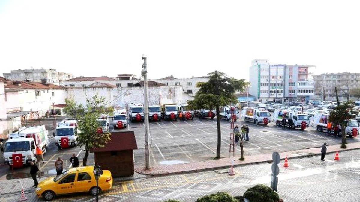 Torbalı\'ya Çevreci ve Kameralı Çöp Kamyonları