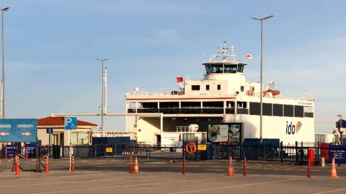 Yalova\'da Deniz Ulaşımına Lodos Engeli
